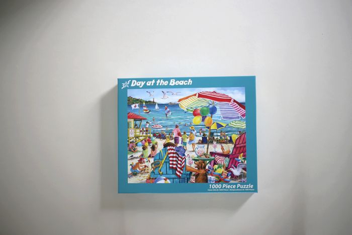 Puzzle 1000 pièces "Day at the Beach" Vermont Christmas Company - photo numéro 2