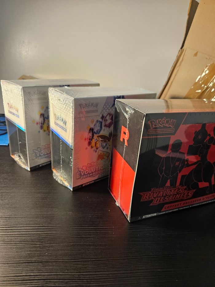 Lot de 3 ETB Pokémon EV10 et EV8.5 - photo numéro 2