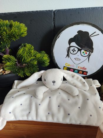 doudou lapin Simba toys gris blanc étoiles rose carré plat Carré DD003512