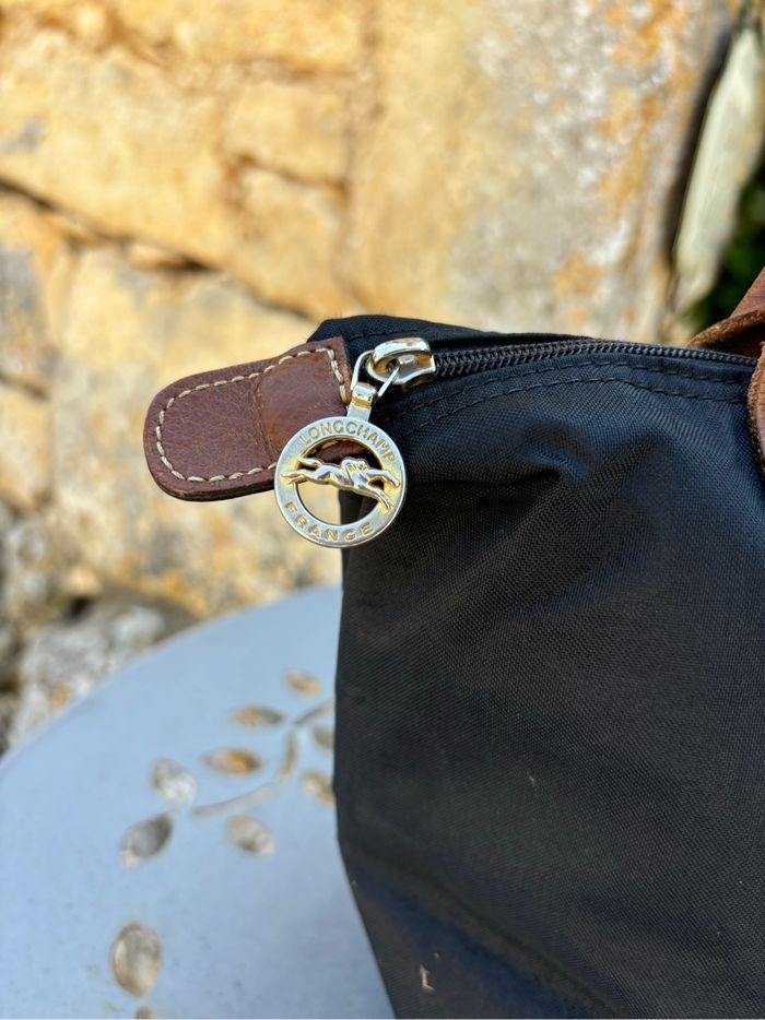Longchamp Le Pliage S noir – porté main – cuir marron – authentique - photo numéro 5