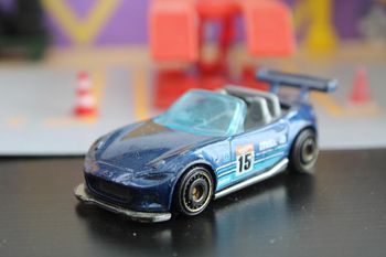 Hot wheels Mazda MX-5 miata