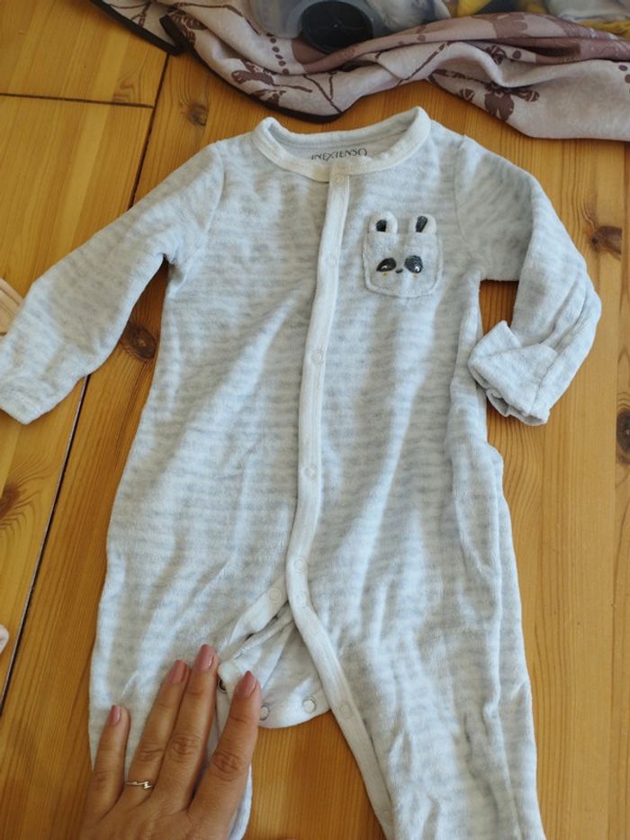 3 pyjamas 6 mois - photo numéro 2