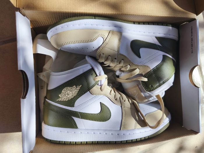 Baskets Air Jordan montantes neuves femme - photo numéro 3