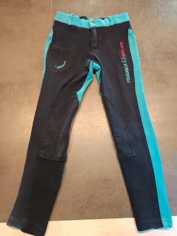 Vends pantalon d'équitation Fouganza taille 10 ans.