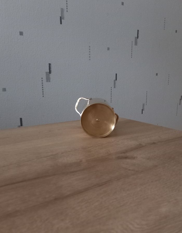 Pot à lait ancien en laiton massif. - photo numéro 5