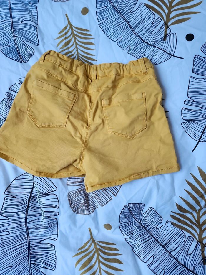 Short jaune 14 ans - photo numéro 5