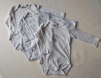 Lot de 3 bodies taille 6 mois 