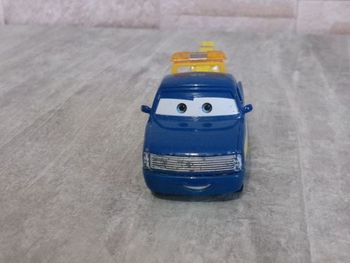 Voiture remorqueur cars