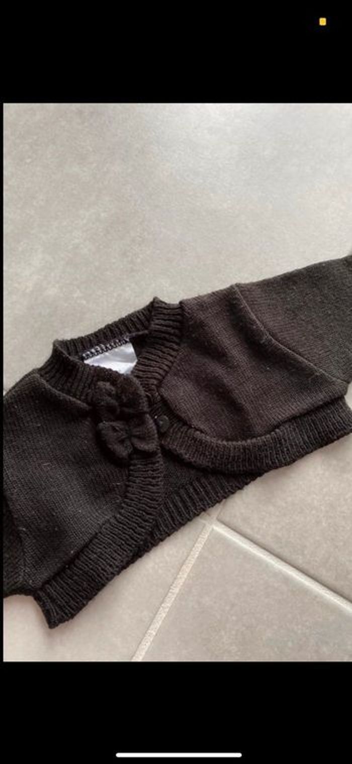 Boléro noire fille 6 mois - photo numéro 3