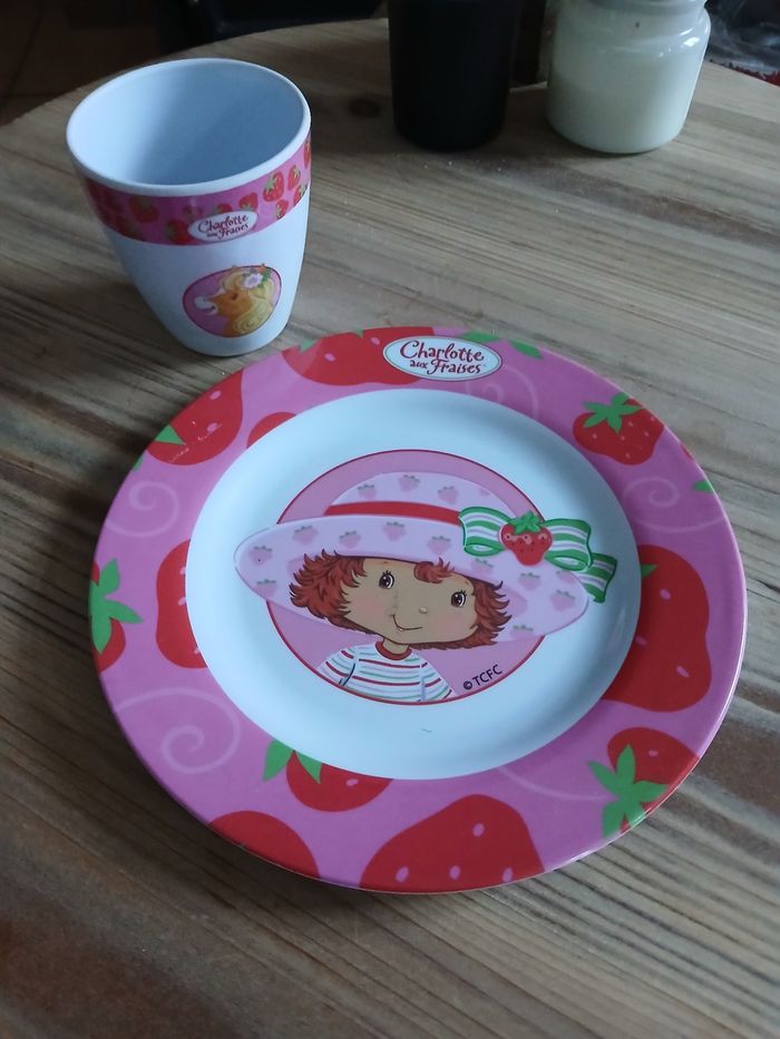 Lot verre & assiette rose & rouge & blanc - Charlotte aux Fraises