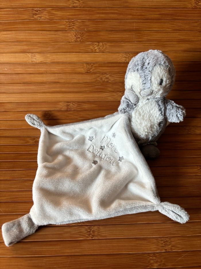 Doudou pingouin gris blanc mouchoir mon doudou tex Carrefour
