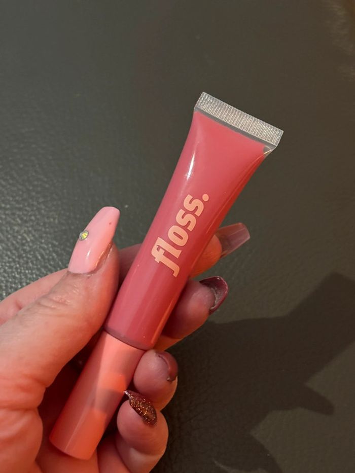 Lío gloss / brillant à lèvres rose - photo numéro 3