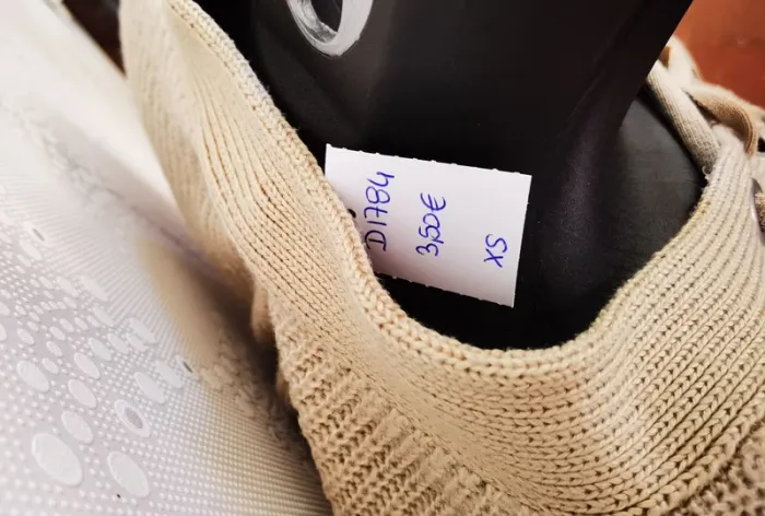 D1784 - pull femme en taille XS - photo numéro 3