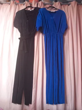 Lot combinaison noire et bleu taille M