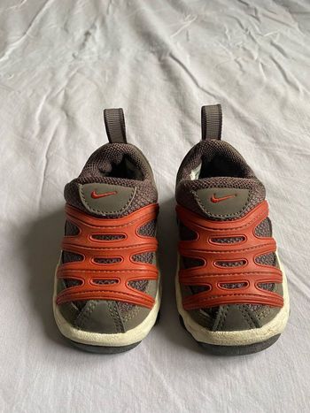 Basket bébé nike Dynamo pointure  19