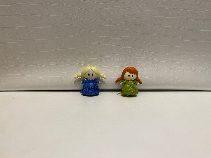 Figurine mini poupée Elsa et Anna la reine des neiges