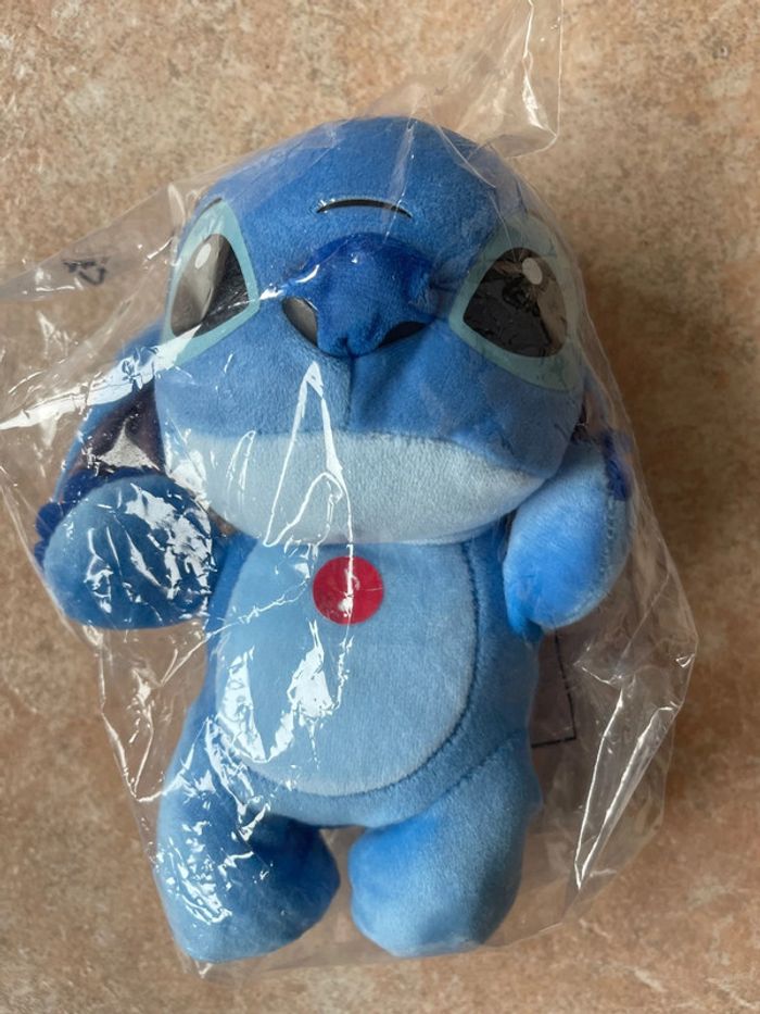 Peluche stitch musicale