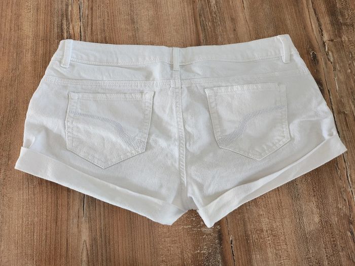 Short blanc taille 40 en excellent état walk and Talkie-walkie avec elasthane - photo numéro 2