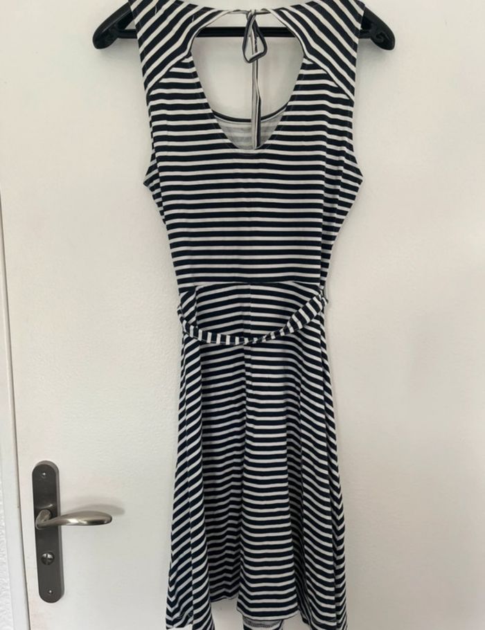 Robe à rayures dos nu - photo numéro 4