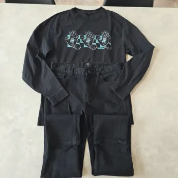 Ensemble jean et tee-shirt manches longues neuf