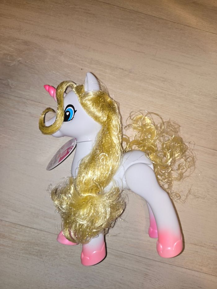 Licorne à coiffer neuve - photo numéro 4