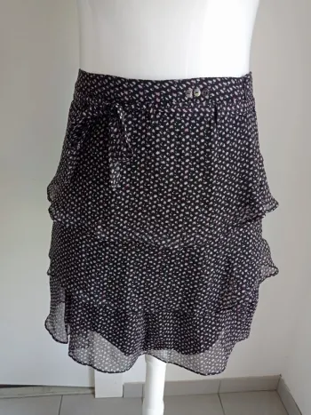 Magnifique jupe à volants imprimé fantaisie noir ceinture intégrée T.34 DDP