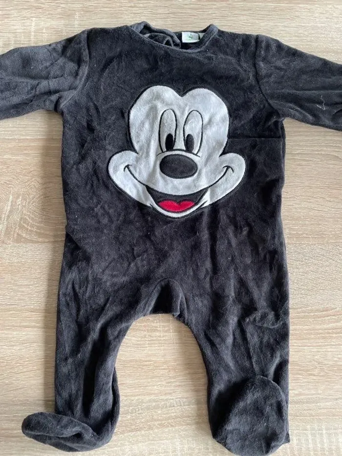 Lot de Pyjama velours DISNEY 6 mois - photo numéro 2