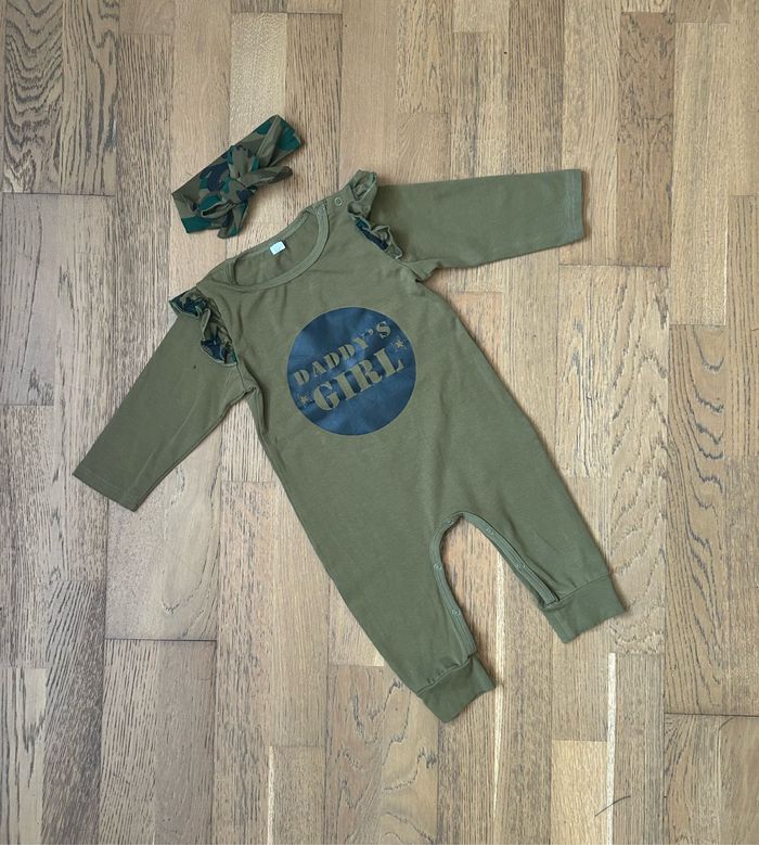 Combinaison kaki + bandeau camouflage  24 mois