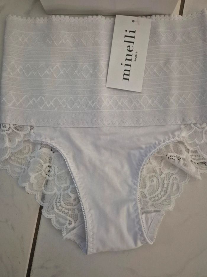 Culotte ventre plat effet gainant"Minelli" en dentelle - photo numéro 2