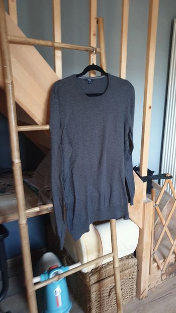 Pull col rond gris