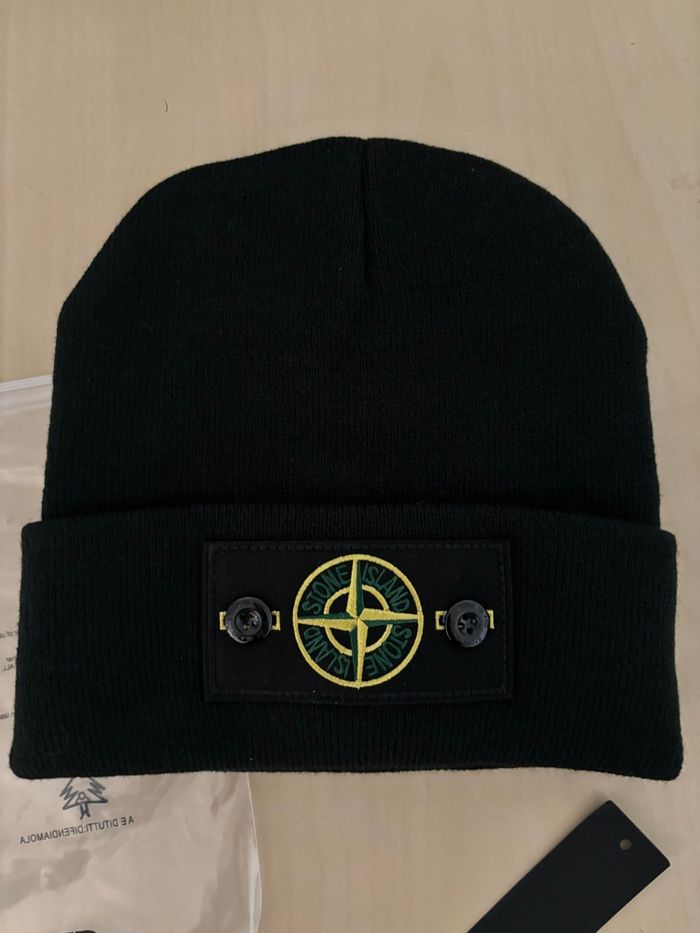 Bonnet stone island noir - photo numéro 3