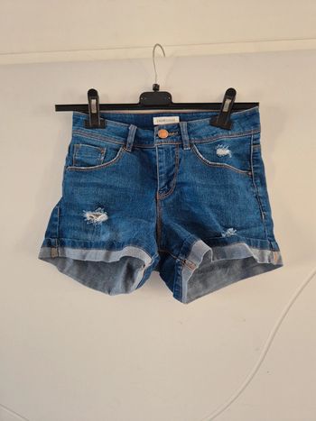 Short ado/femme