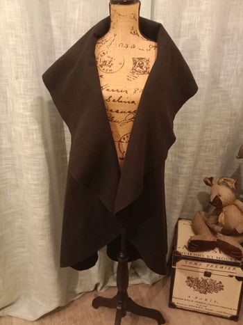 lONGUE VESTE SANS MANCHE