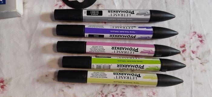 Feutres graphite et pro marker - photo numéro 3