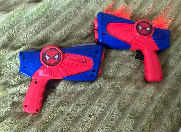 Pistolet spider man