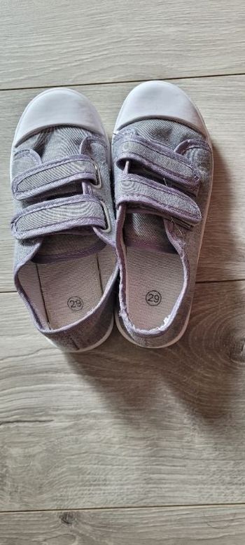 Babies, baskets en toile