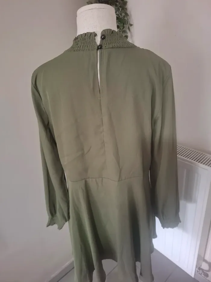 Robe fluide kaki T38 - photo numéro 3