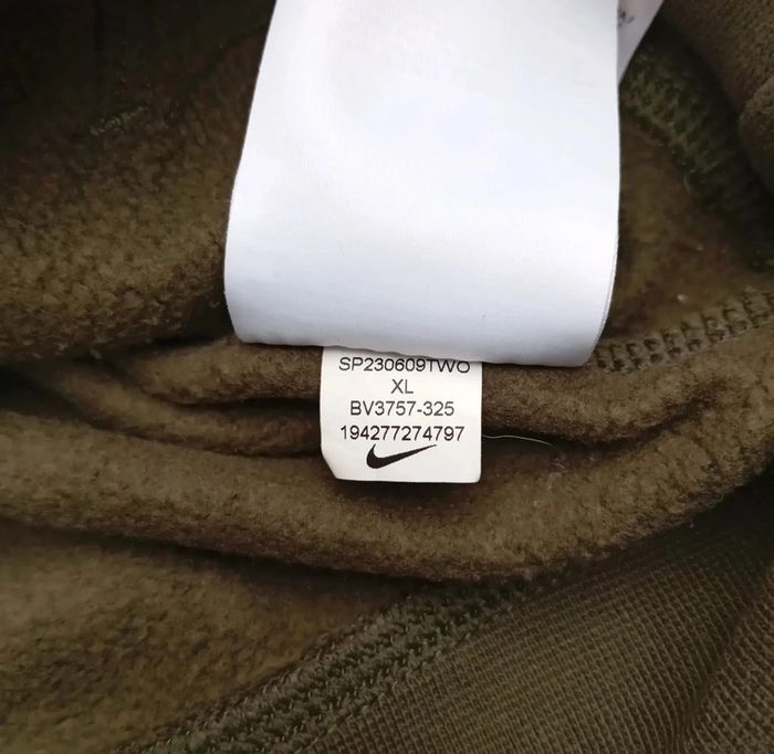 Sweat a Capuche Nike Pour Enfant. Taille XL 158-170 cms - photo numéro 9
