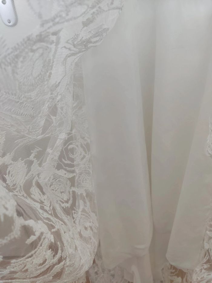 Robe de mariée style sirene dentelle fleurie - photo numéro 2
