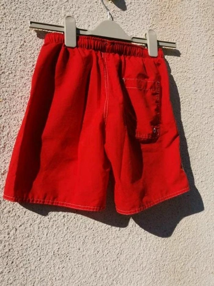 Short rouge tribord 10 ans - photo numéro 2