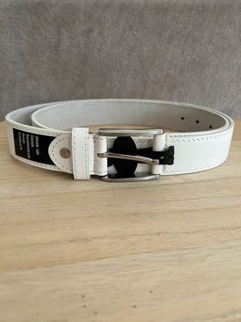 Ceinture en cuir blanc taille 115 cm