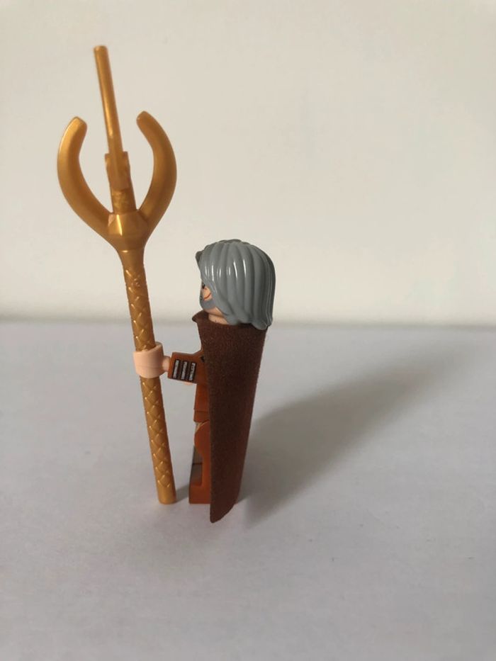Figurine type lego Odin. Marvel - photo numéro 2