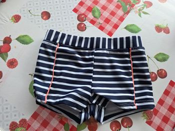 MAILLOT BAIN GARÇON BLEU MARINE/BLANC TAILLE 6ANS MARQUE  NINETY  EIGH