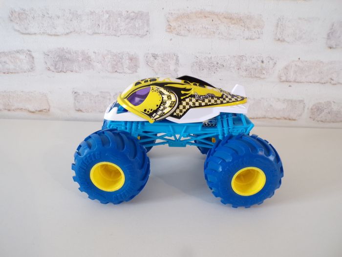 Monster Trucks - Hotwheels - Hot Wheels - Piranah (J25) - photo numéro 2