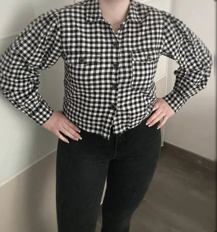 Chemise courte chaude - photo numéro 3