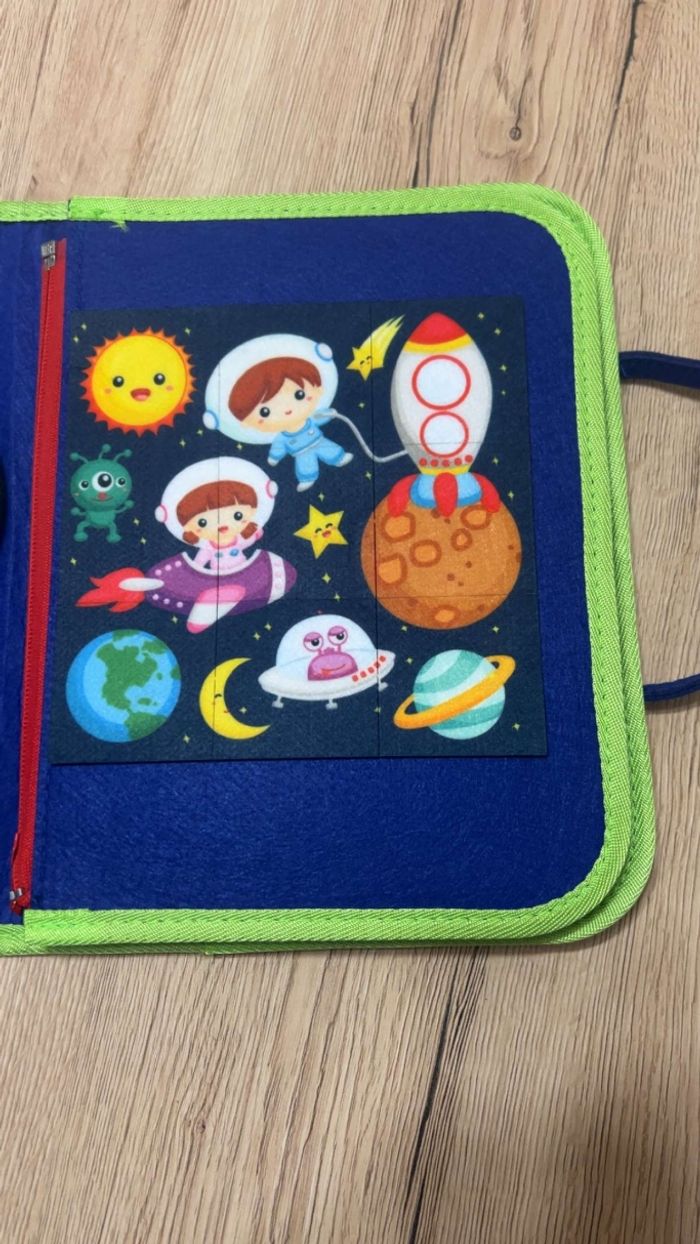 Valise d'activités  sensorielles bouton pression fermeture lacet date et heure - photo numéro 5