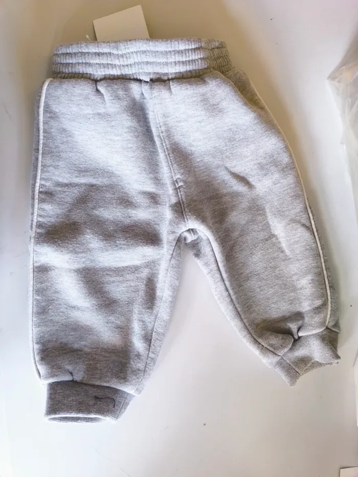 311983 jogging gris garçon 6 mois sans marque