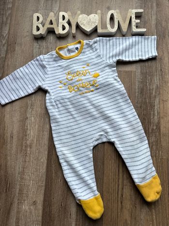 - Pyjama Sucre d’orge           - 12 mois - Très bon état 