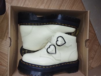 Dr Martens devon Heart taille 39 neuves