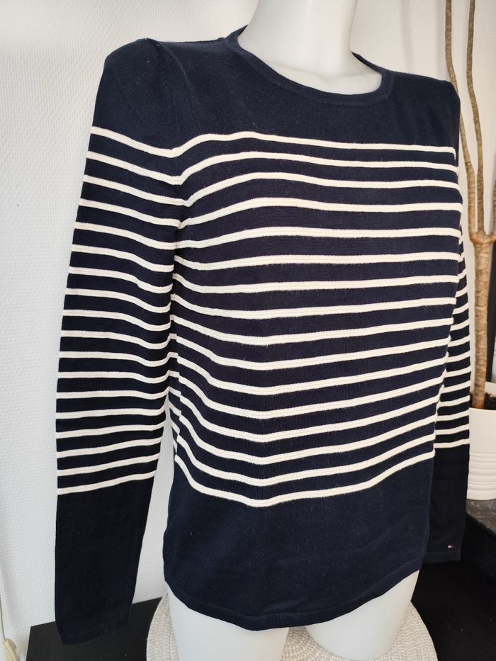 Pull marine à rayures blanches marinière - Tommy Hilfiger Taille S (US - Dimensions en photo) - photo numéro 2